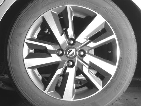 Used 2025 Nissan Versa SV FWD image 14
