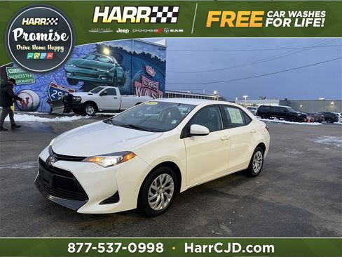 Used 2019 Toyota Corolla LE image 1