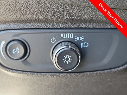 Used 2024 Chevrolet Equinox LT AWD/4WD image 14