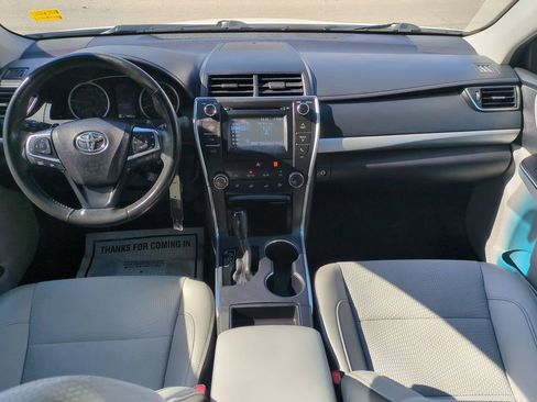 Used 2016 Toyota Camry SE image 14