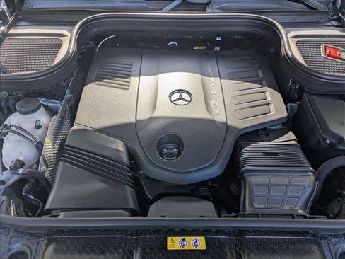 New 2026 Mercedes-Benz GLS 450 4MATIC image 17