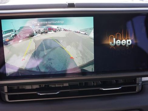 Certified 2025 Jeep Wrangler Unlimited Sahara w/ Safety Group image 36