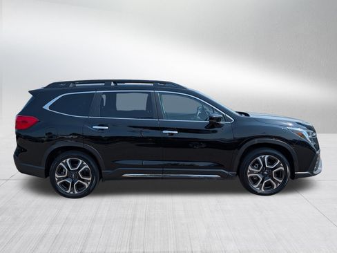 Used 2025 Subaru Ascent Touring AWD/4WD image 8