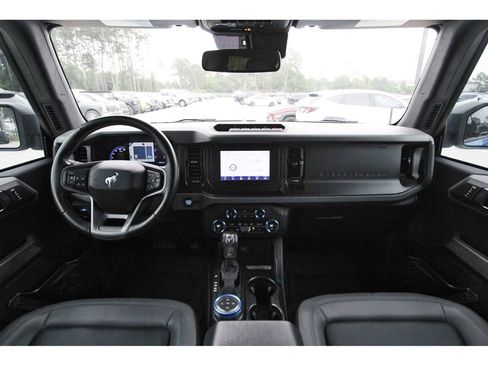 Used 2023 Ford Bronco Black Diamond w/ Sasquatch Package AWD/4WD image 12