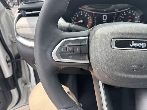 Used 2025 Jeep Compass Limited AWD/4WD image 18