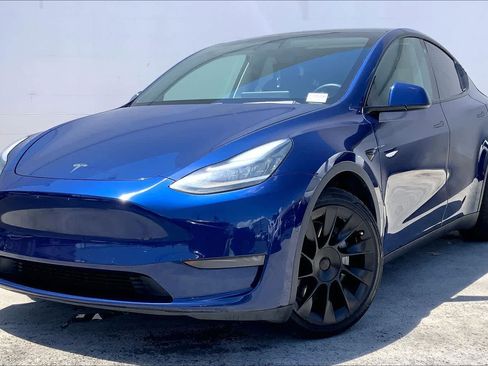Used 2021 Tesla Model Y Long Range AWD/4WD image 1