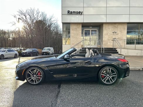 Used 2023 BMW Z4 M40i w/ Premium Package image 5