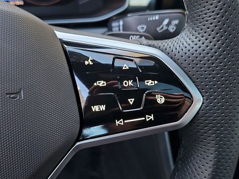 Certified 2025 Volkswagen Jetta GLI Autobahn image 22