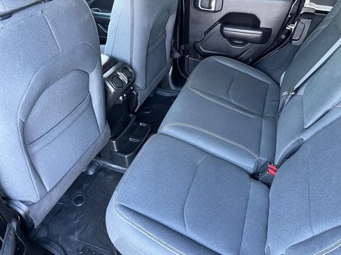 Used 2024 Jeep Wrangler Unlimited AWD/4WD image 18