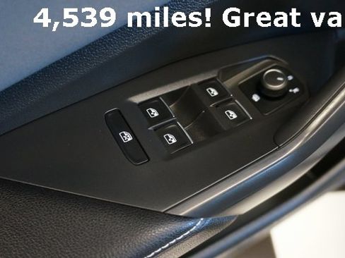 Certified 2025 Volkswagen Jetta SE image 29