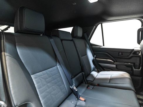 New 2026 Toyota 4Runner TRD Off-Road Premium AWD/4WD image 38
