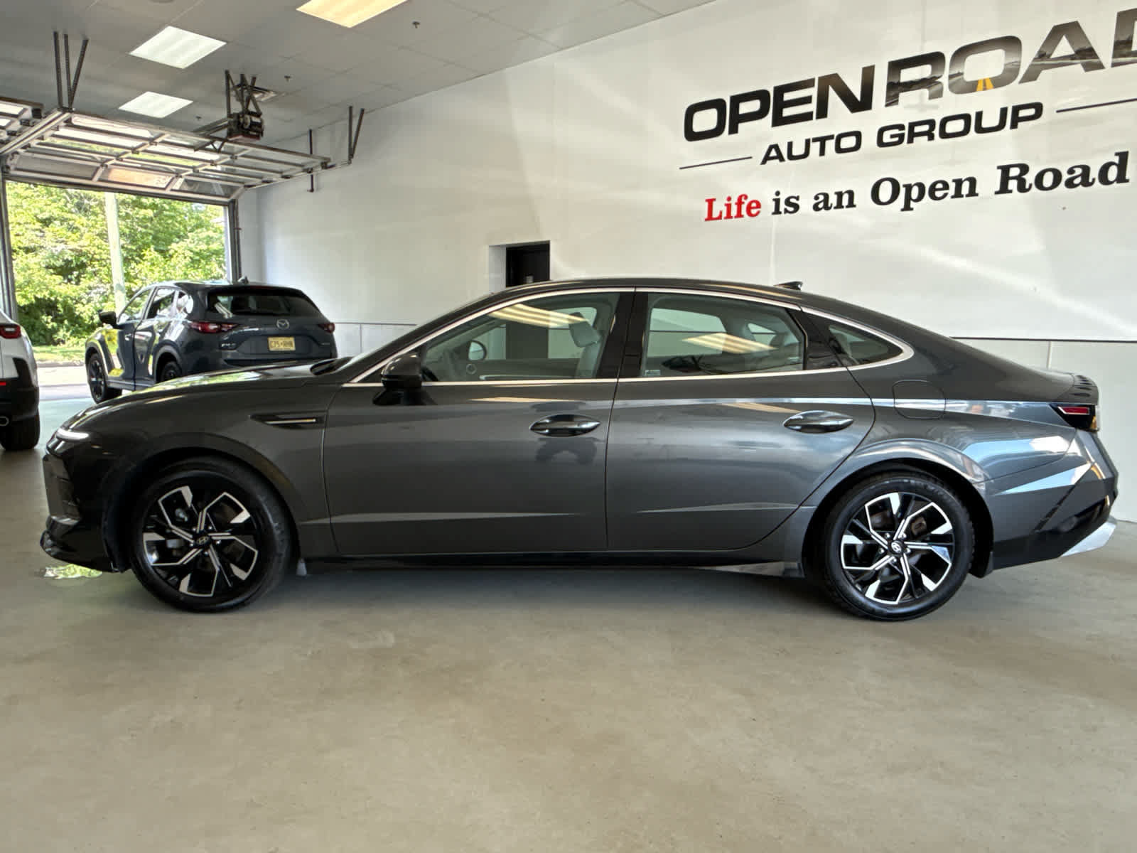 Used 2024 Hyundai Sonata SEL FWD image 4