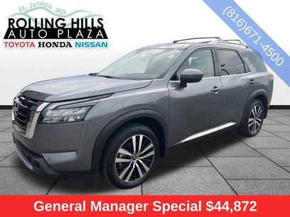 Used 2025 Nissan Pathfinder Platinum w/ Cargo Package