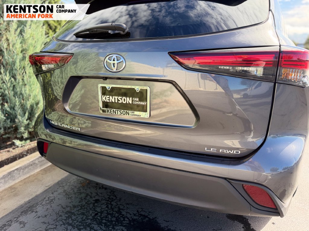 Used 2025 Toyota Highlander LE AWD/4WD image 36