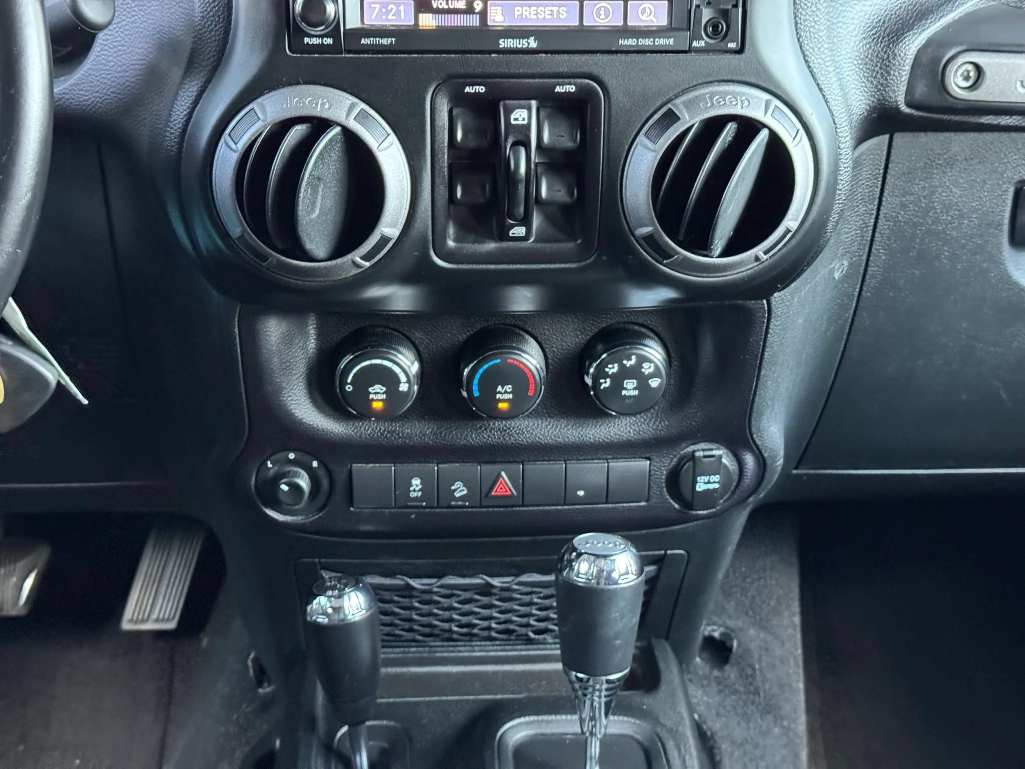 Used 2017 Jeep Wrangler Unlimited Sport w/ Quick Order Package 24S AWD/4WD image 17