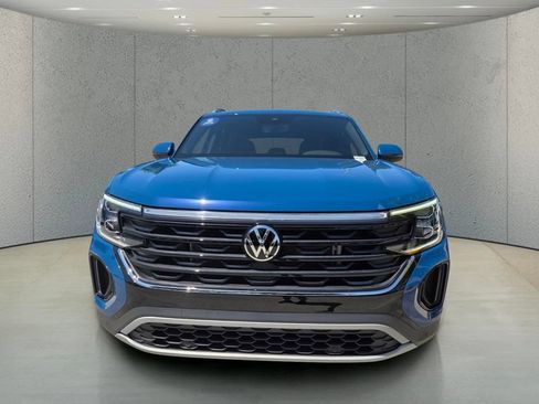 Used 2026 Volkswagen Atlas Cross Sport SE w/ Black Wheel Package FWD image 8