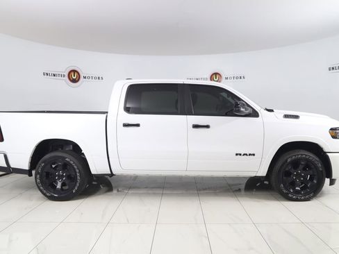 Used 2025 RAM 1500 Big Horn AWD/4WD image 2