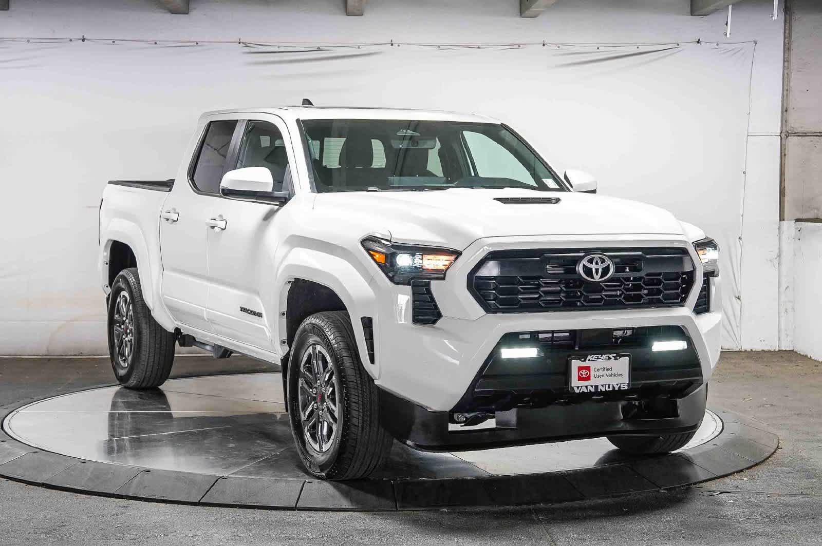 Certified 2024 Toyota Tacoma TRD Sport w/ TRD Sport Upgrade Package AWD/4WD image 5