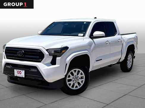 Used 2025 Toyota Tacoma SR5 AWD/4WD image 1