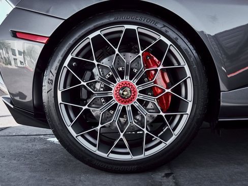 Used 2023 Lamborghini Huracan STO image 30