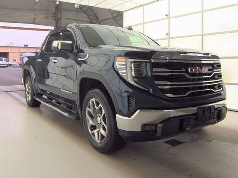 Used 2023 GMC Sierra 1500 SLT w/ SLT Premium Package image 4