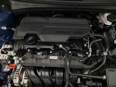 Used 2021 Hyundai Elantra SEL image 30