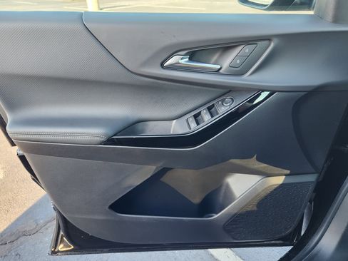 Used 2025 Chevrolet Equinox LT image 23