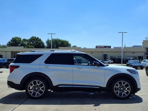 Used 2025 Ford Explorer Platinum w/ Ultimate Package RWD image 21
