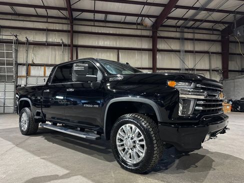 Used 2020 Chevrolet Silverado 2500 High Country w/ Technology Package image 1