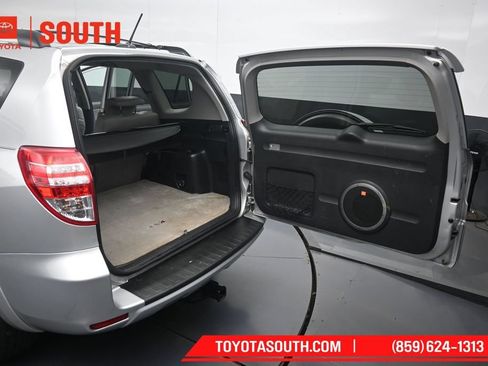 Used 2011 Toyota RAV4 Limited w/ Limited Extra Value Pkg AWD/4WD image 31