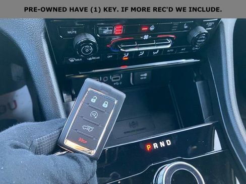 Used 2024 Jeep Grand Cherokee Altitude image 2