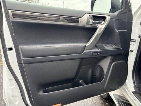 Used 2023 Lexus GX 460 Premium image 11