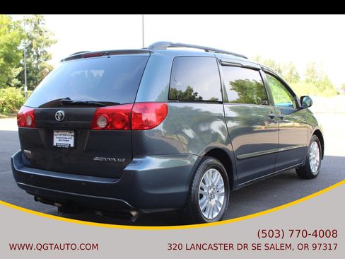 Used 2010 Toyota Sienna XLE Limited FWD image 5