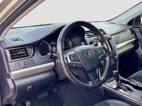 Used 2016 Toyota Camry XSE FWD image 9