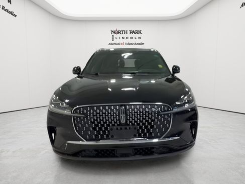 Used 2025 Lincoln Aviator Reserve w/ Illumination Package RWD image 8