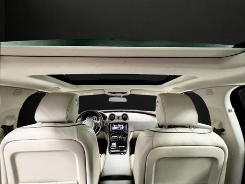 Used 2016 Jaguar XJ R-Sport AWD/4WD image 12