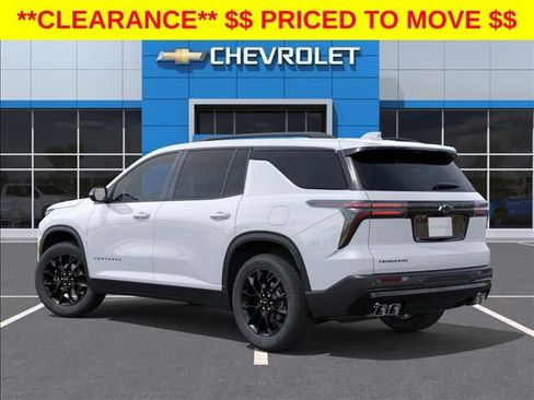 New 2026 Chevrolet Traverse LT w/ Midnight/Sport Edition FWD image 3
