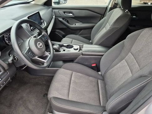 Used 2024 Nissan Rogue SV AWD/4WD image 12