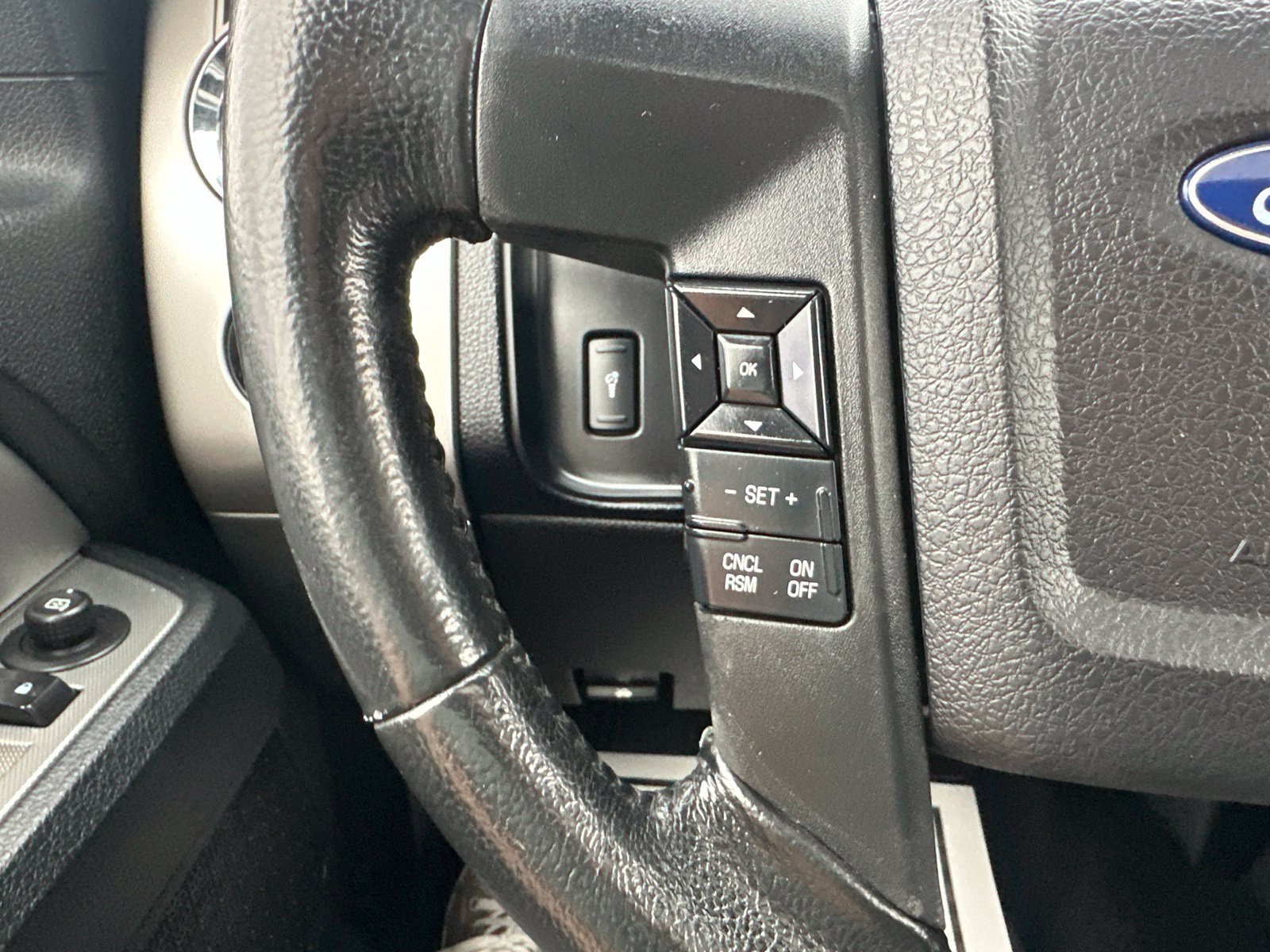 Used 2017 Ford Expedition XLT AWD/4WD image 54