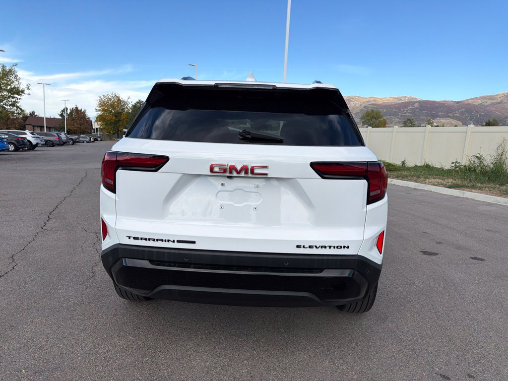 Used 2026 GMC Terrain Elevation w/ Elevation Premium Package AWD/4WD image 6