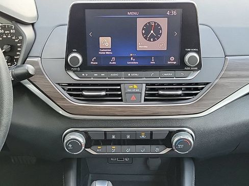 Used 2023 Nissan Altima 2.5 SV FWD image 24