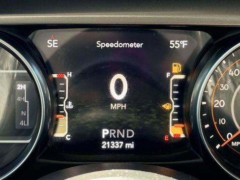 Used 2023 Jeep Gladiator Willys image 13