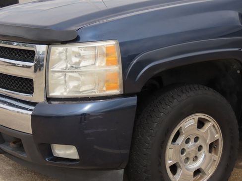 Used 2011 Chevrolet Silverado 1500 LT w/ All-Star Edition AWD/4WD image 3