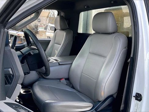 Used 2019 Ford F550 XL image 9