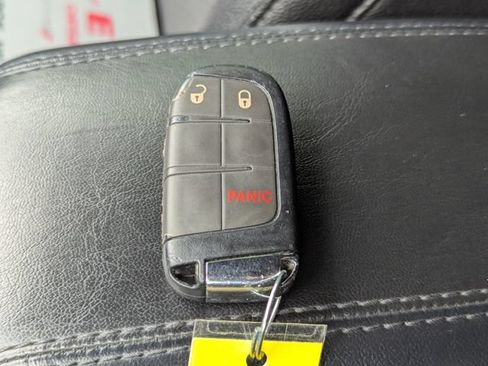 Used 2024 Jeep Compass Latitude AWD/4WD image 19