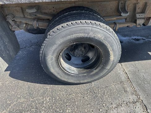Used 2005 Chevrolet Silverado 3500 2WD Regular Cab image 21