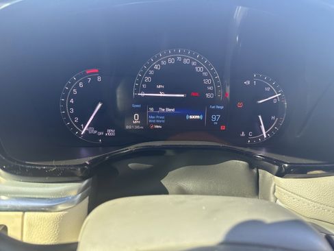 Used 2018 Cadillac XT5 Luxury w/ Driver Awareness Package image 13