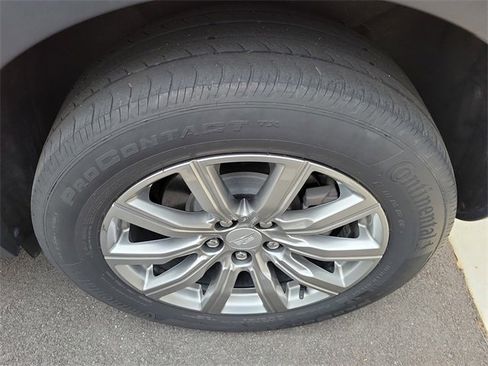 Used 2020 Cadillac XT4 Premium Luxury w/ Technology Package image 7