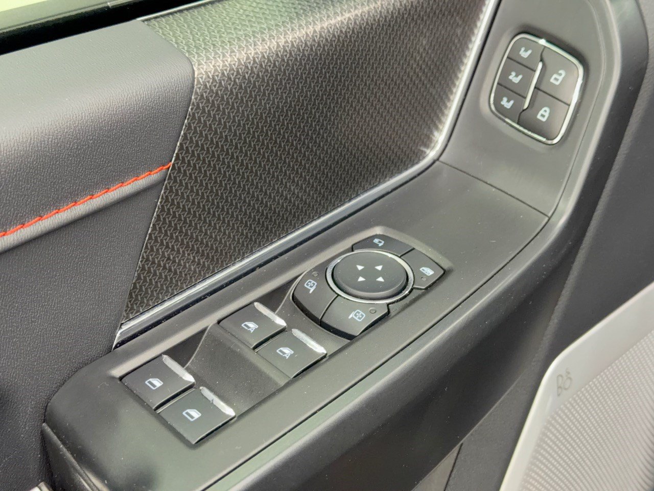 Used 2025 Ford F150 Raptor AWD/4WD image 15