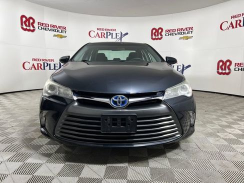 Used 2016 Toyota Camry LE image 2